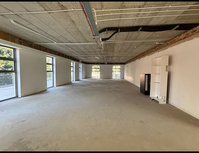 825M² OFFICE TO LET IN MELROSE ESTATE